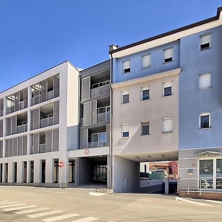 Summertime House With Apartment Umag Exterior foto